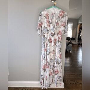 Short sleeker, long floral dress. Size L